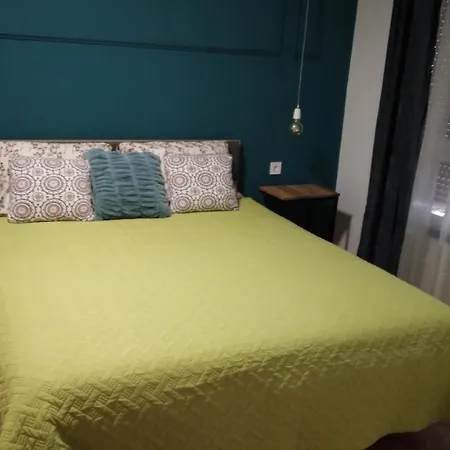 Valkane, 400 Met Od Plaze, Park Free شقة